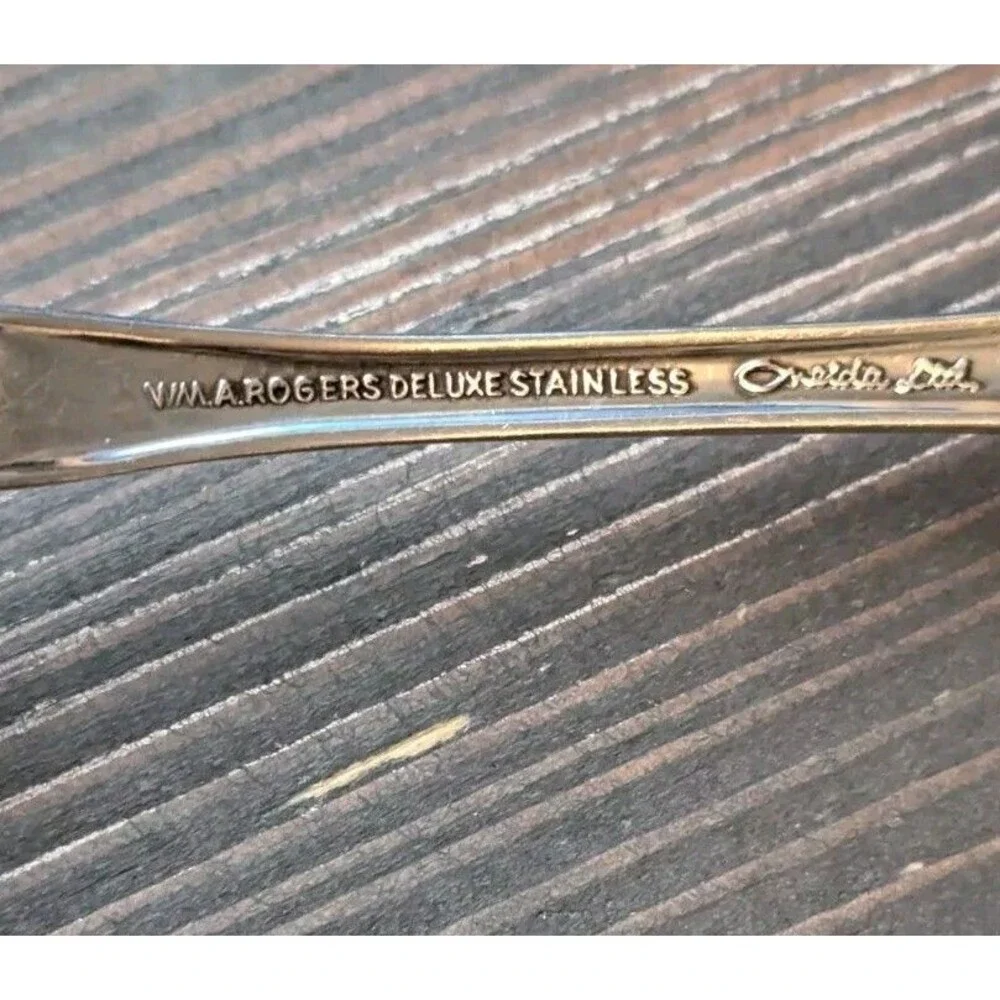 WM A Rogers Deluxe Oneida Ltd Mansfield Amadeus Stainless 19 Random Piece Set